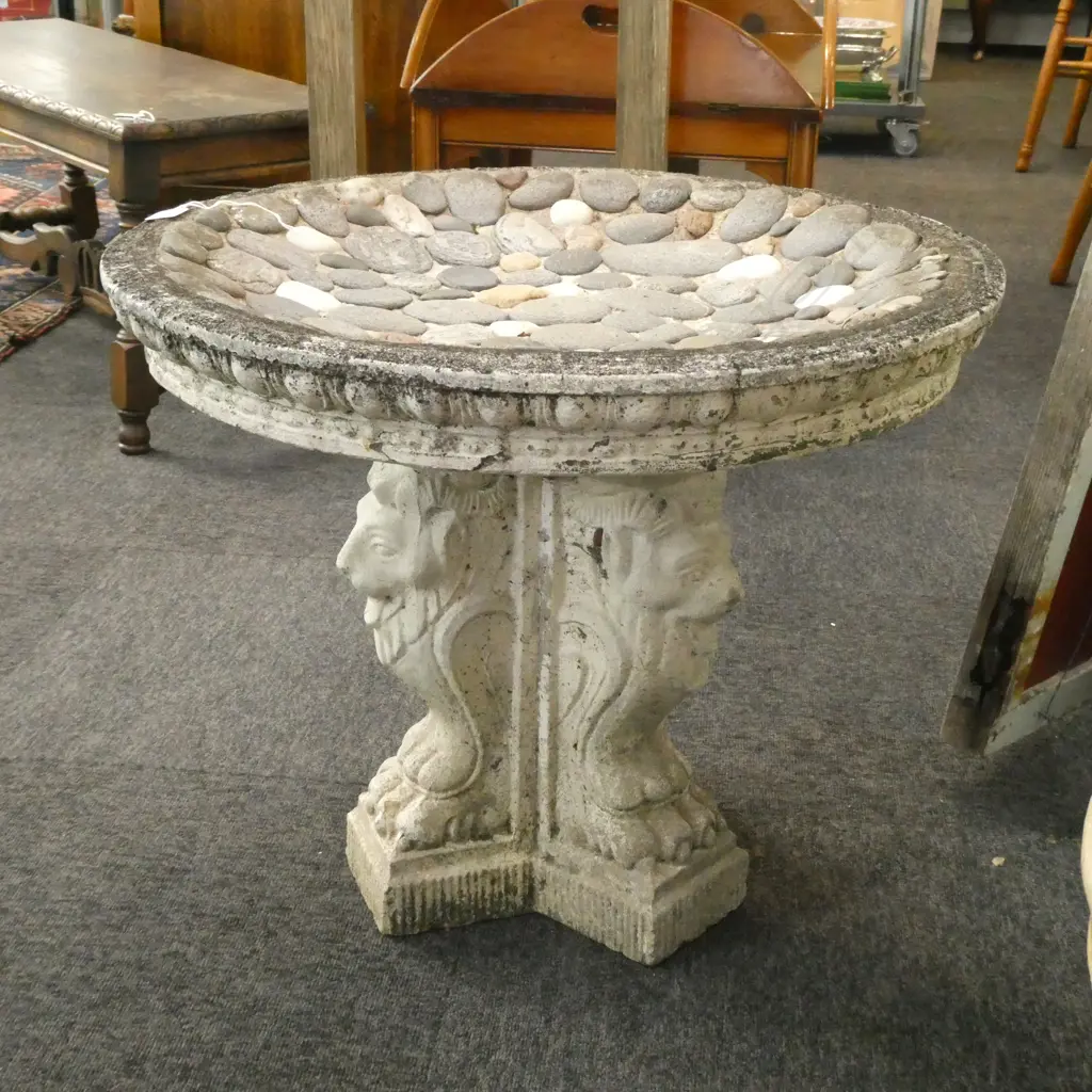 VINTAGE CONCRETE BIRD BATH... Image 1++