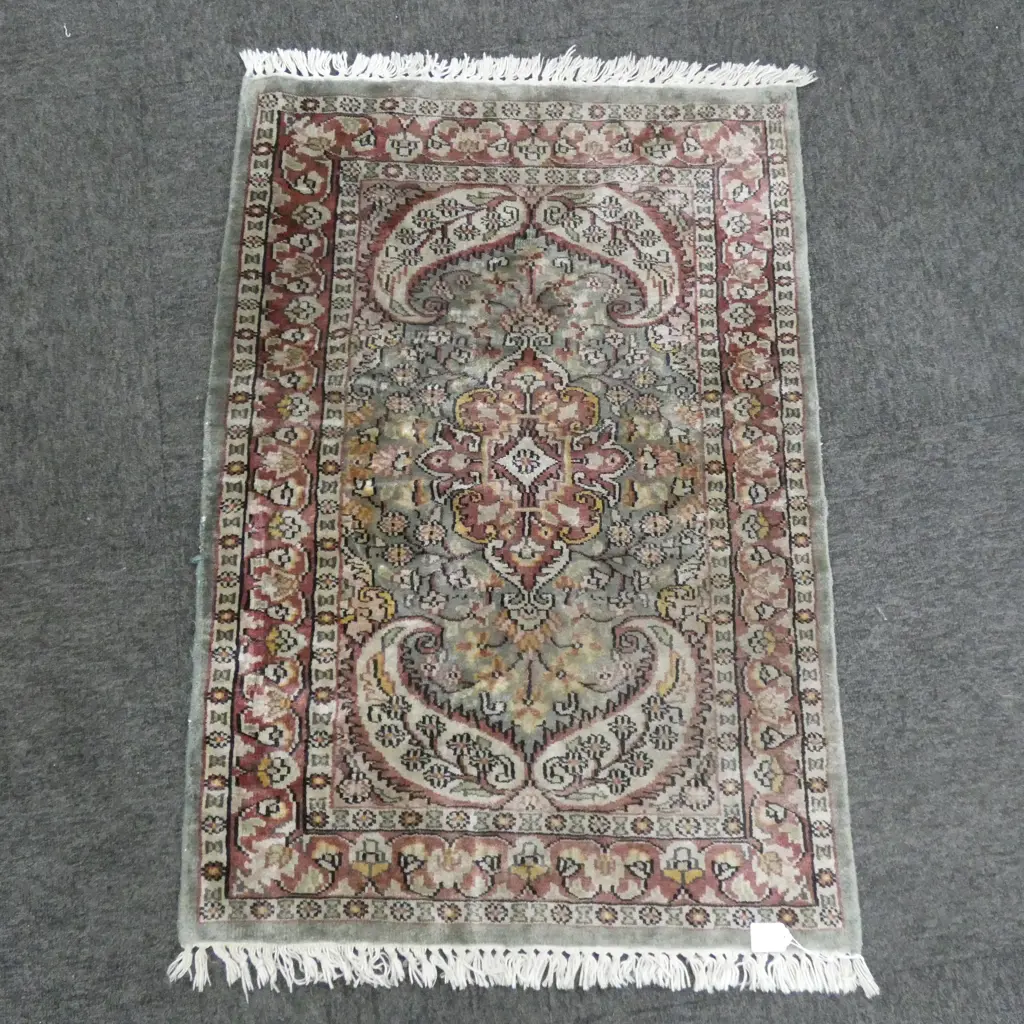 HAND KNOTTED SILK KASHAN RUG 885x620mm Image 1++