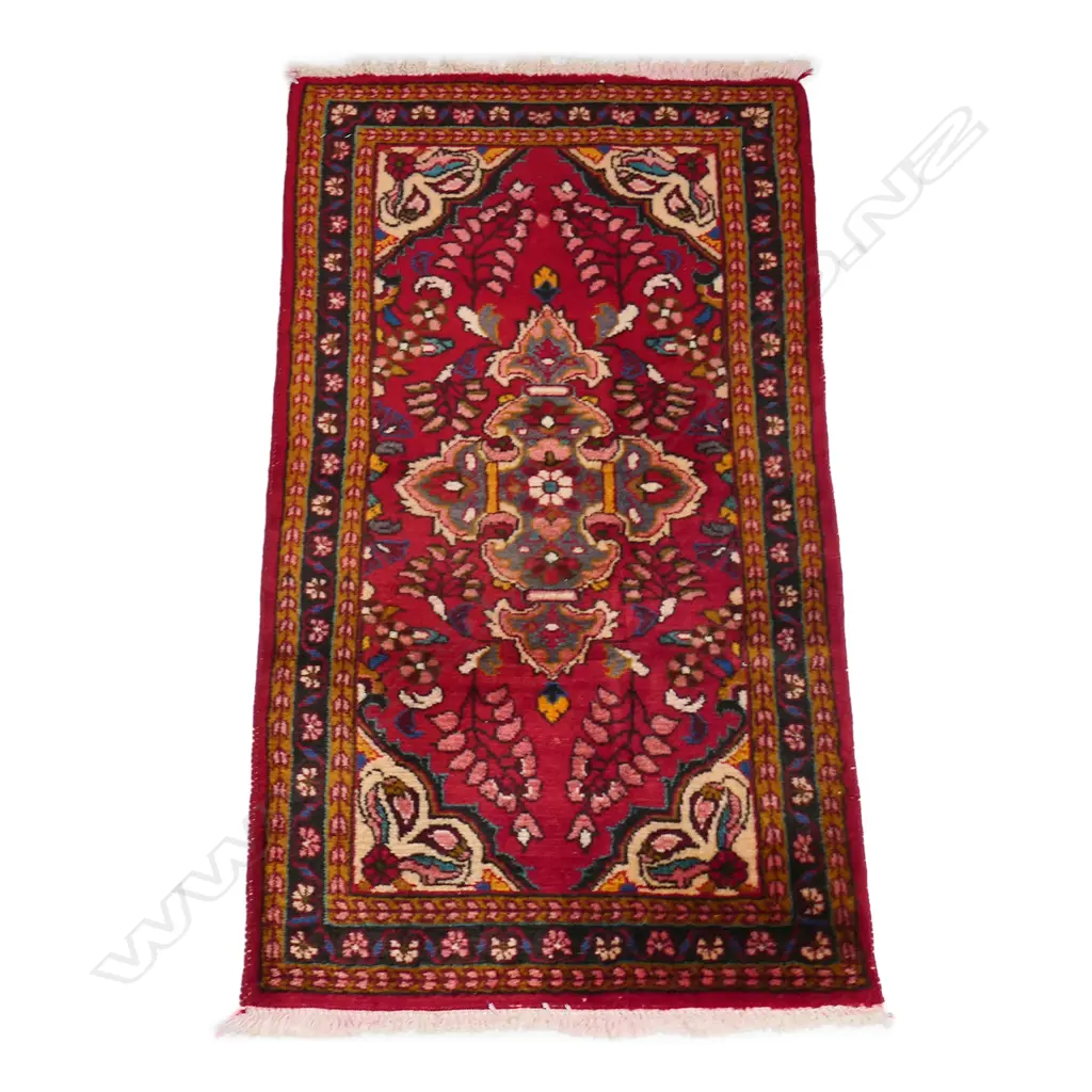 A HAND KNOTTED WEST IRANIAN HAMADAN RUG 1.35 x 0.75m Image 1++