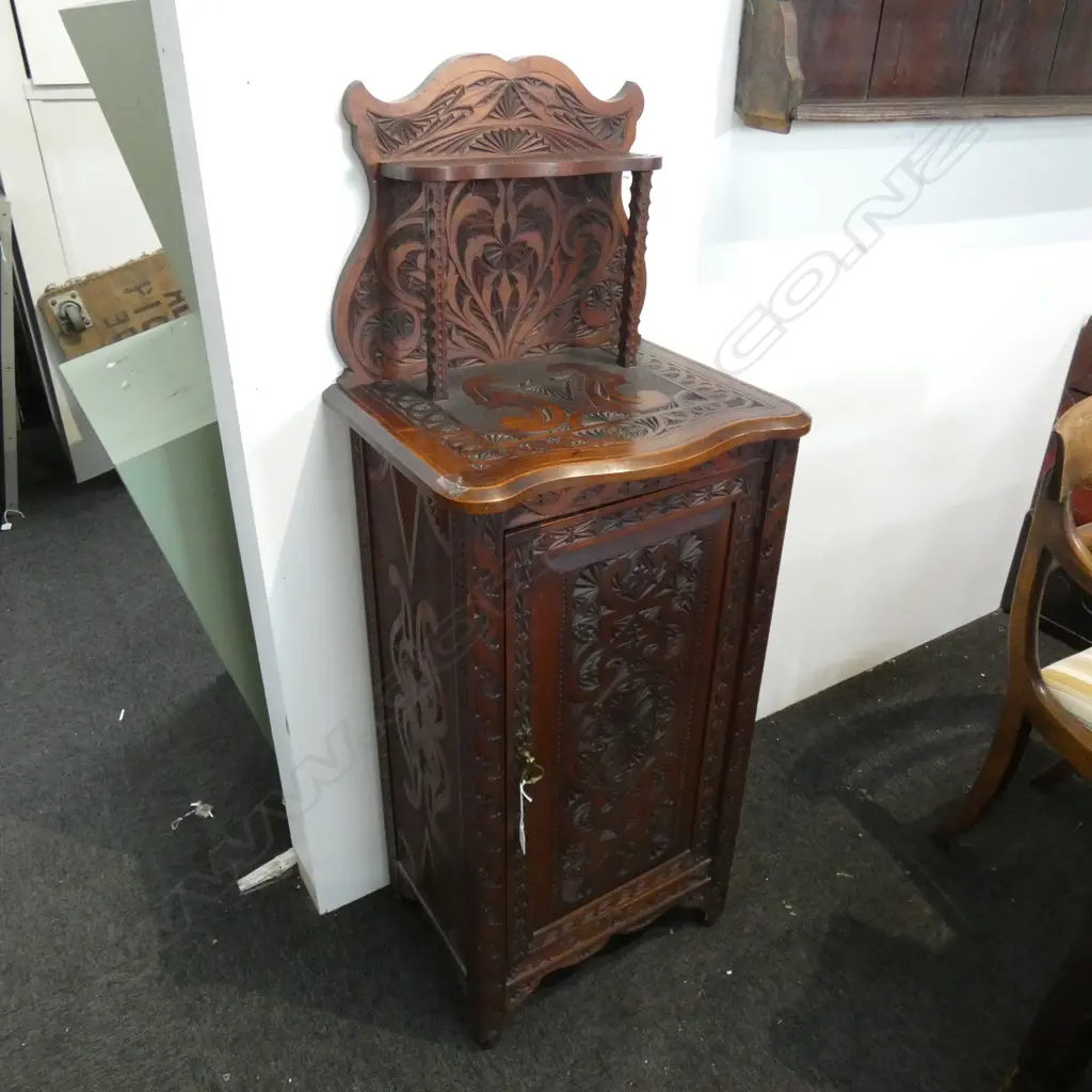 KAURI CHIP CARVED CUPBOARD H 1280 MM Image 1++