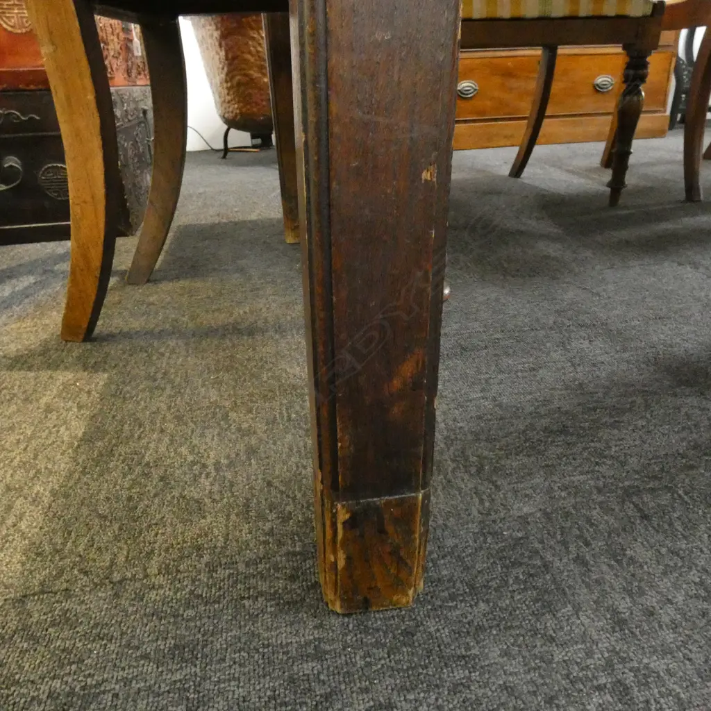 FRENCH STYLE PROVINCIAL OAK DINING TABLE (TOP NEEDS A REPOLISH)... Image 1++