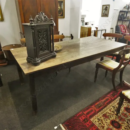 FRENCH STYLE PROVINCIAL OAK DINING TABLE (TOP NEEDS A REPOLISH)...