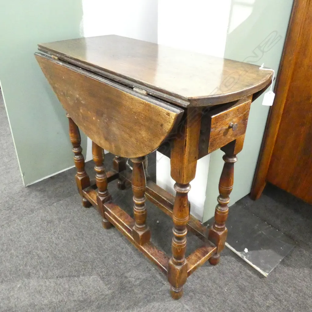 OAK GATELEG SIDE TABLE w. DRAWER... Image 1++