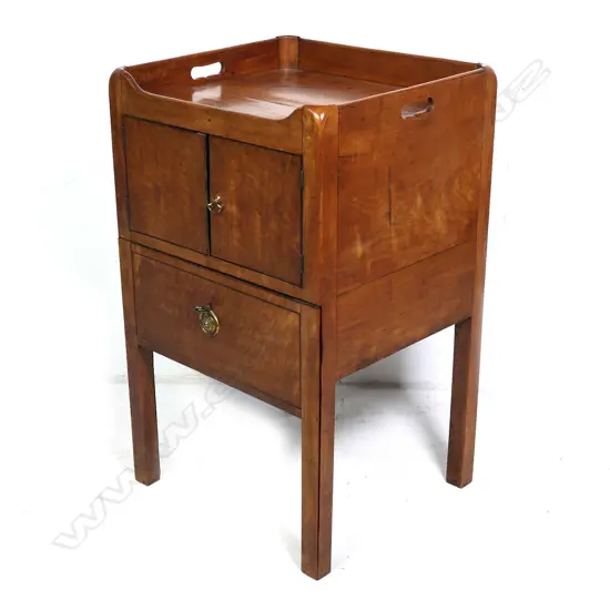COMMODE