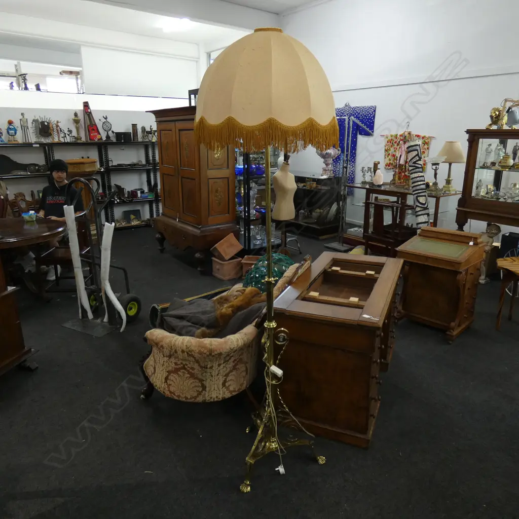 VINTAGE BRASS TELESCOPIC LAMP Image 1++
