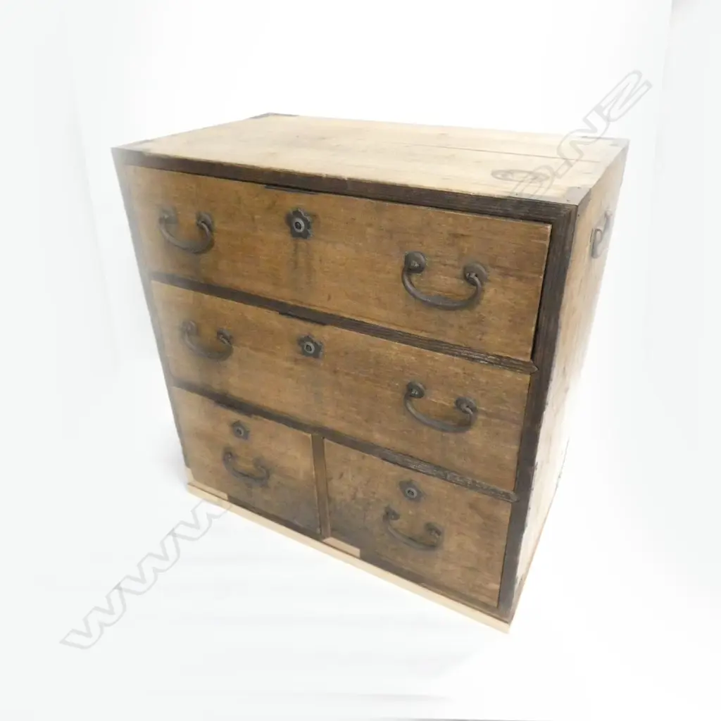 SMALL JAPANESE CHEST - 7 DRAWER - 590 X 340 X 680MM Image 1++
