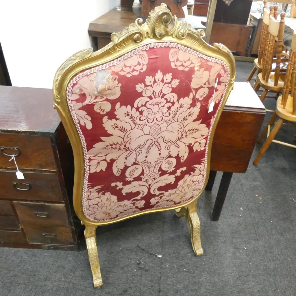 RED UPHOLSTERED GILT SCREEN H.1070mm Image 1++