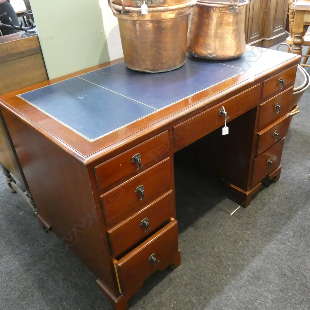 MAHOGANY TWIN PEDESTAL DESK L 1230 MM Image 1++