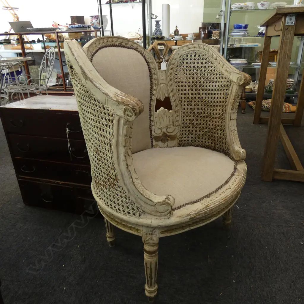 VINTAGE FRENCH CHAIR Image 1++