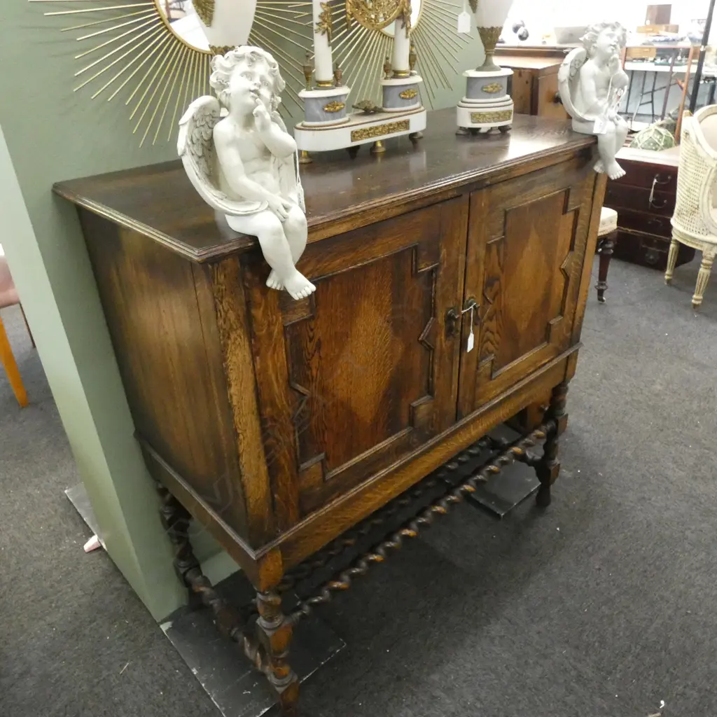 OAK BARLEY TWIST CUPBOARD H 1070 MM Image 1++