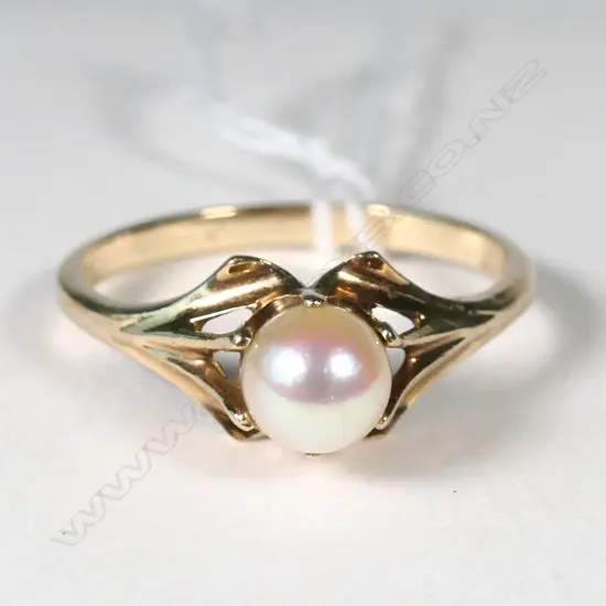 9CT RING WITH CULTURED PEARL SIZE UK O