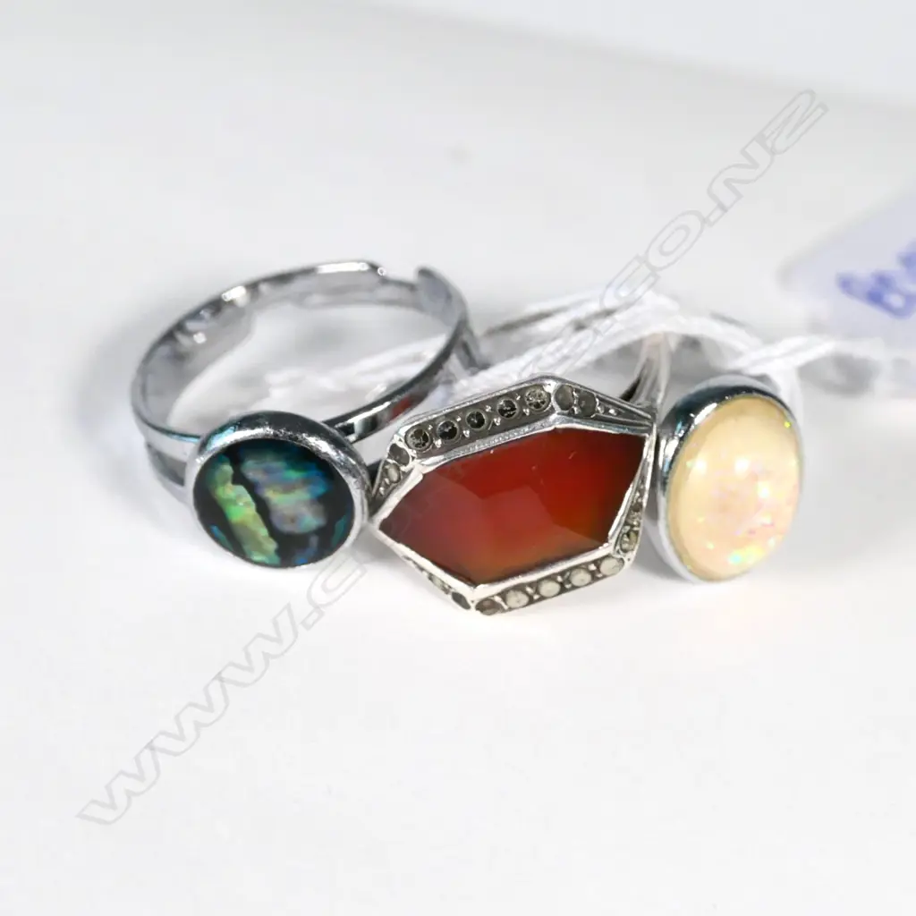 3 COSTUME RINGS INCL. SILVER CARNELIAN MARQUSITE? SIZE M Image 1++
