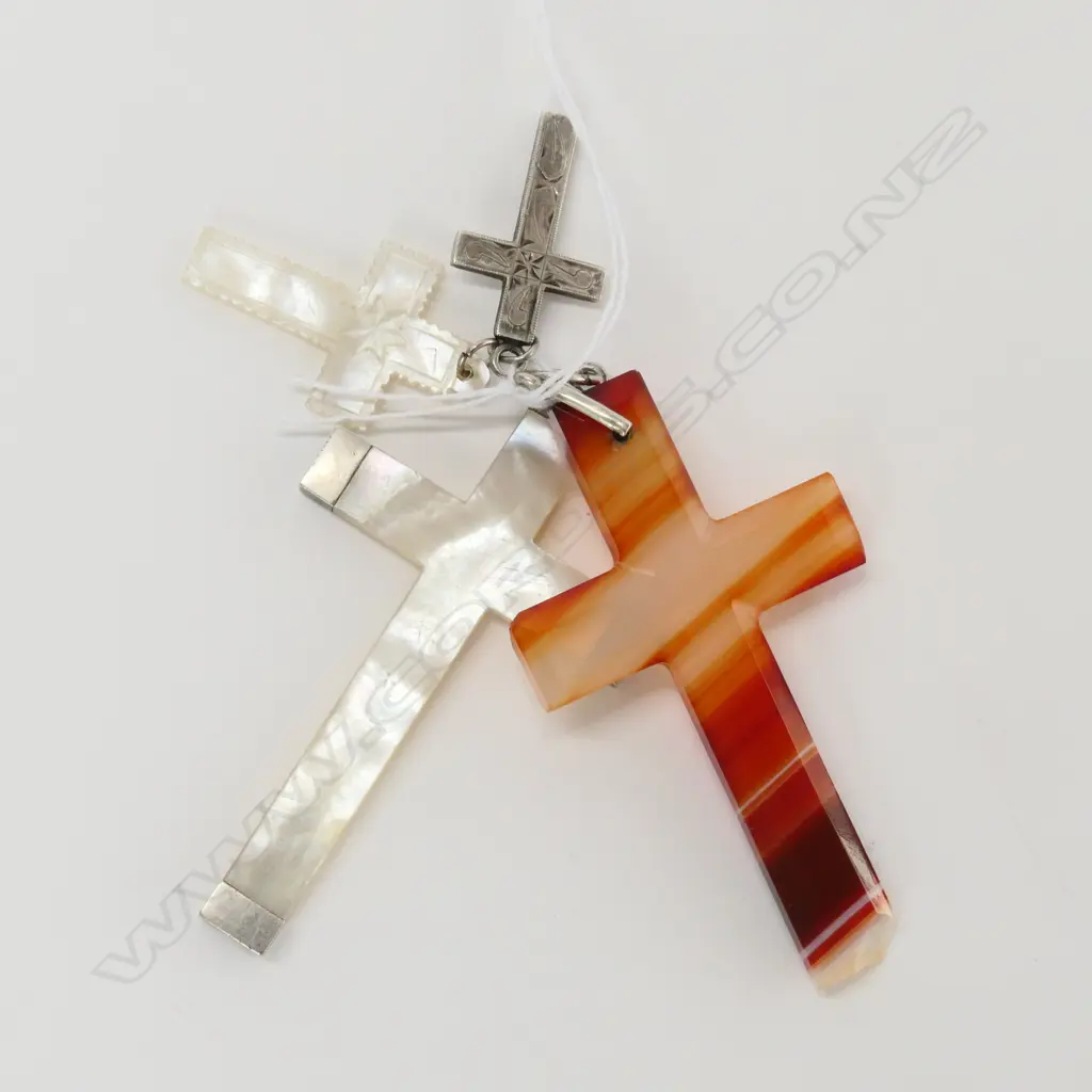 2 CROSSES 1 MOTHER OF PEARL & 1 AGATE + 2 SMALL CROSS Image 1++