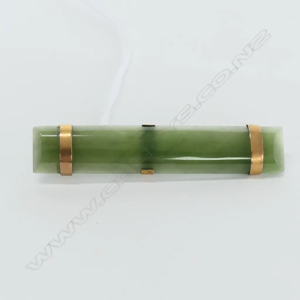 GOLD & POUNAMU BAR BROOCH Image 1++