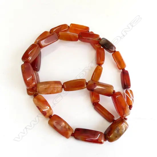 BANDED AGATE LOZENGE BEAD NECKLACE