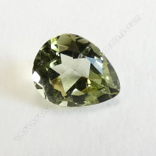 UNSET PERIDOT GEMSTONE - PEAR CUT