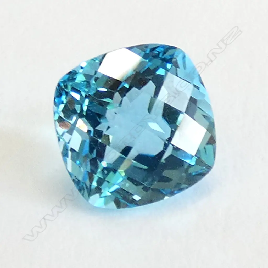 UNSET BLUE TOPAZ - CHQUERBD CUT Image 1++
