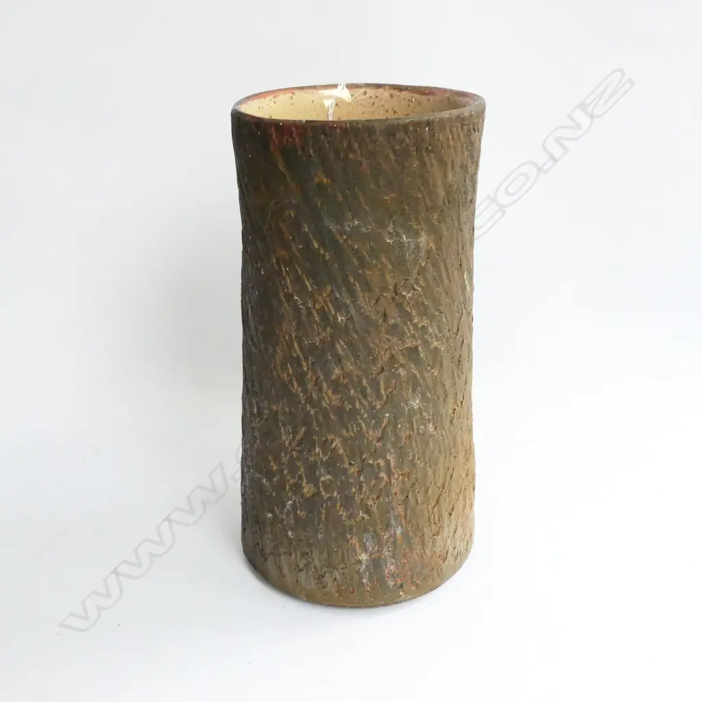 CHARLES NEWTON BROAD NZ POTTERY VASE Image 1++