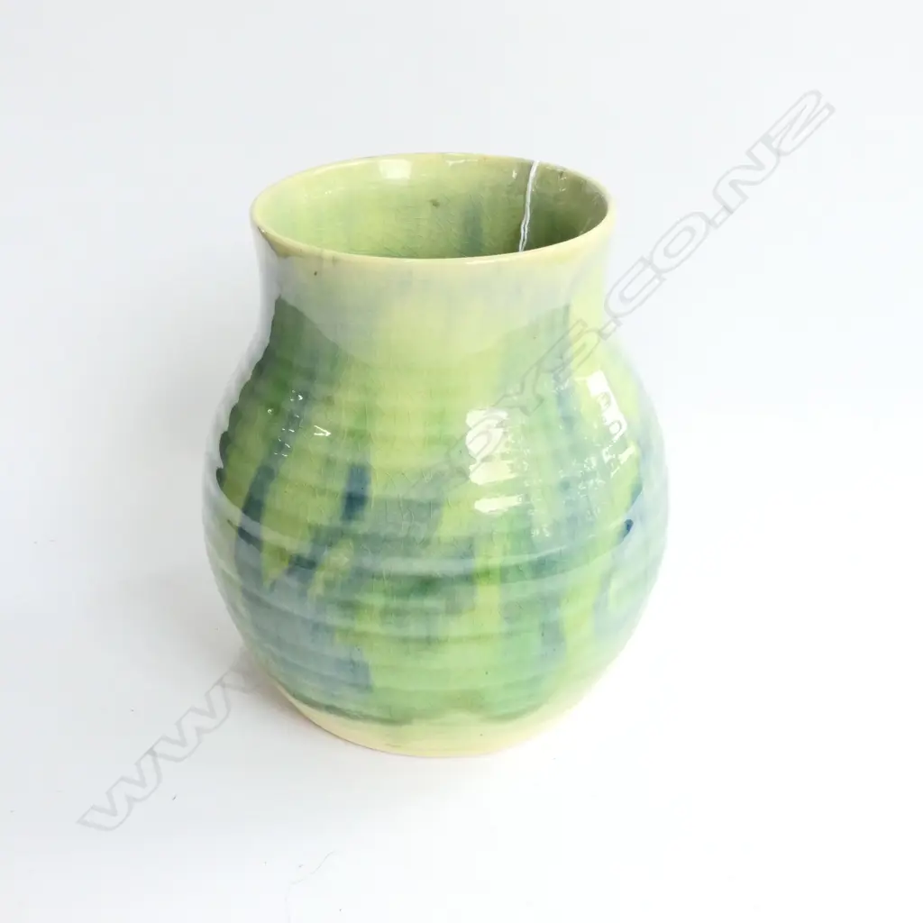 AMBRICO/CROWN LYNN VASE GREEN/BLUE #33. H.145mm Image 1++