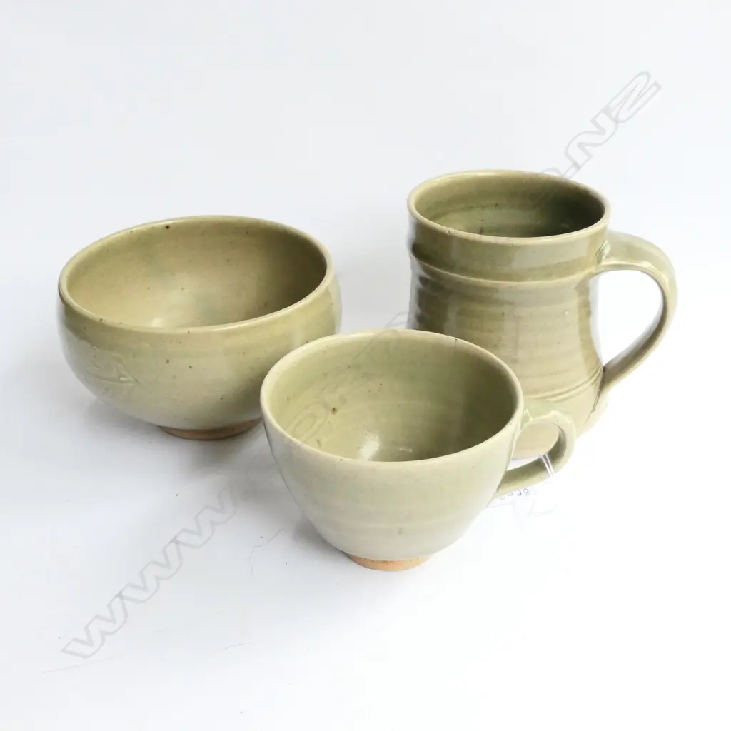 3 PIECES CELEDON ST IVES POTTERY TALLEST H.100MM Image 1++