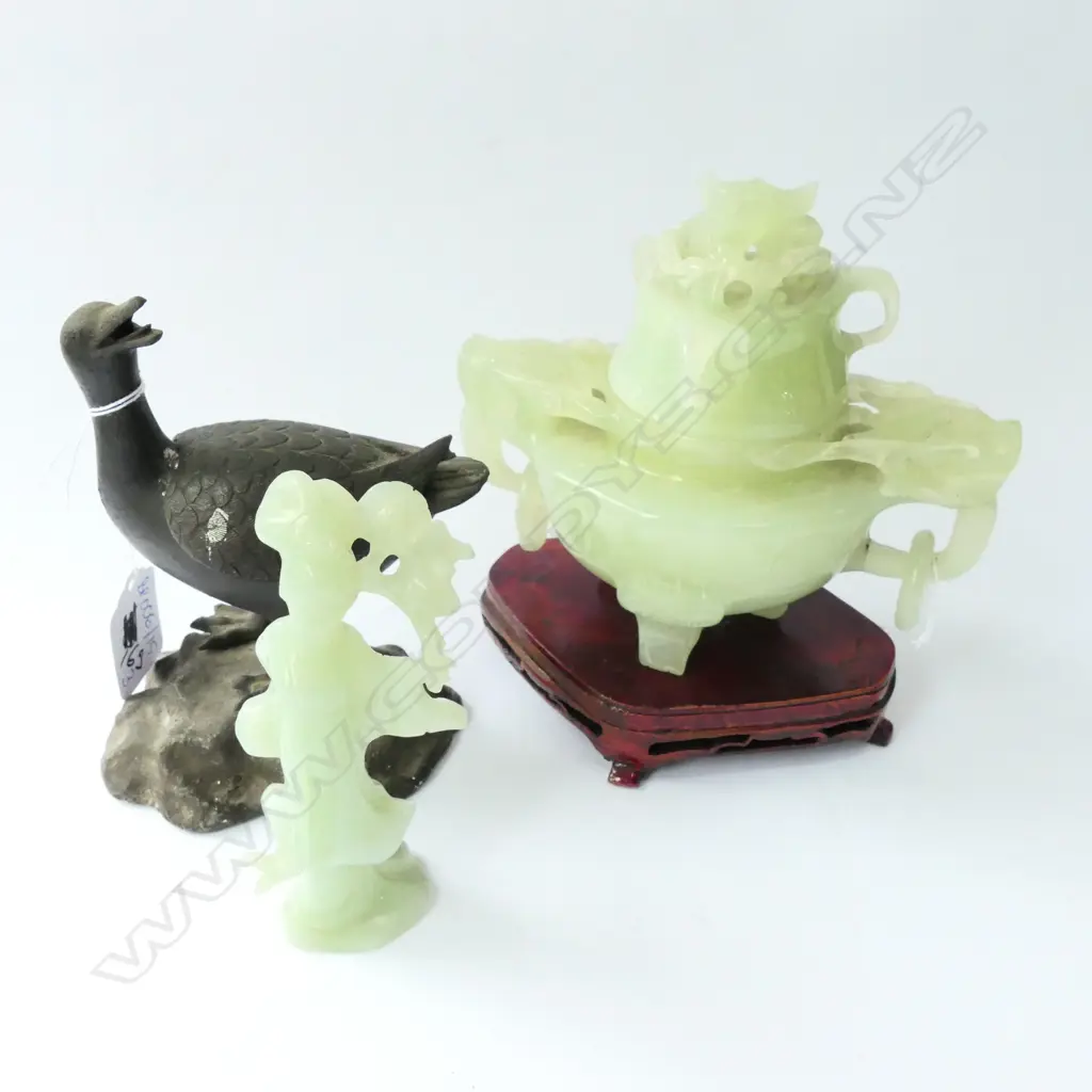 2 CHRYSOPRASE PCES; WOMAN AND LIDDED VESSEL AND DUCK INCENSE HOLDER  Image 1++
