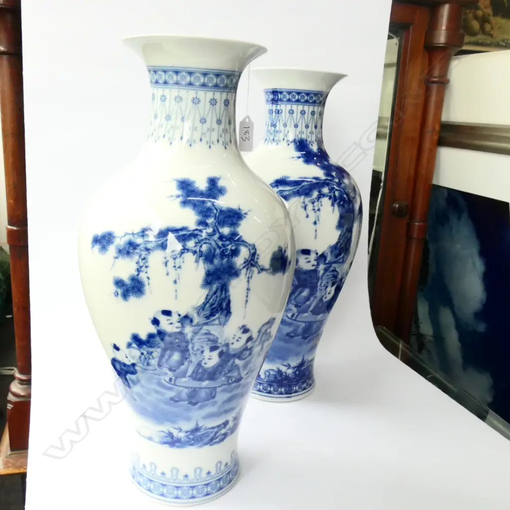 PR B/W ORIENTAL VASES 440MM H Image 1++