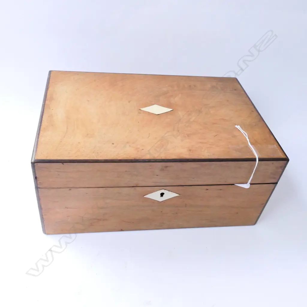 WOODEN INLAY SEWING BOX 255MM L Image 1++