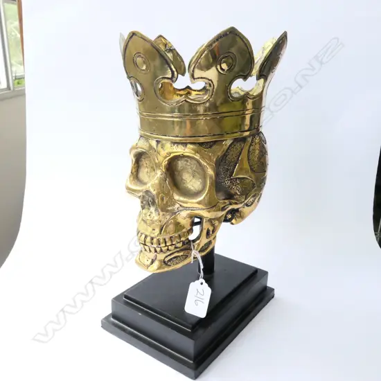 BRONZE SKULL WITH CROWN ON STAND 320 MM H
