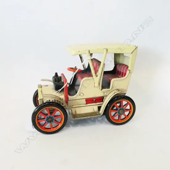 1950S JAPANESE TIN PLATE TOY CAR L.150MM