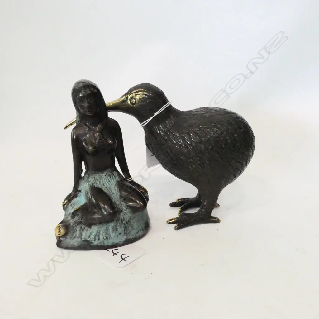 2 BRONZE PCES; PANIA H.100MM & KIWI Image 1++