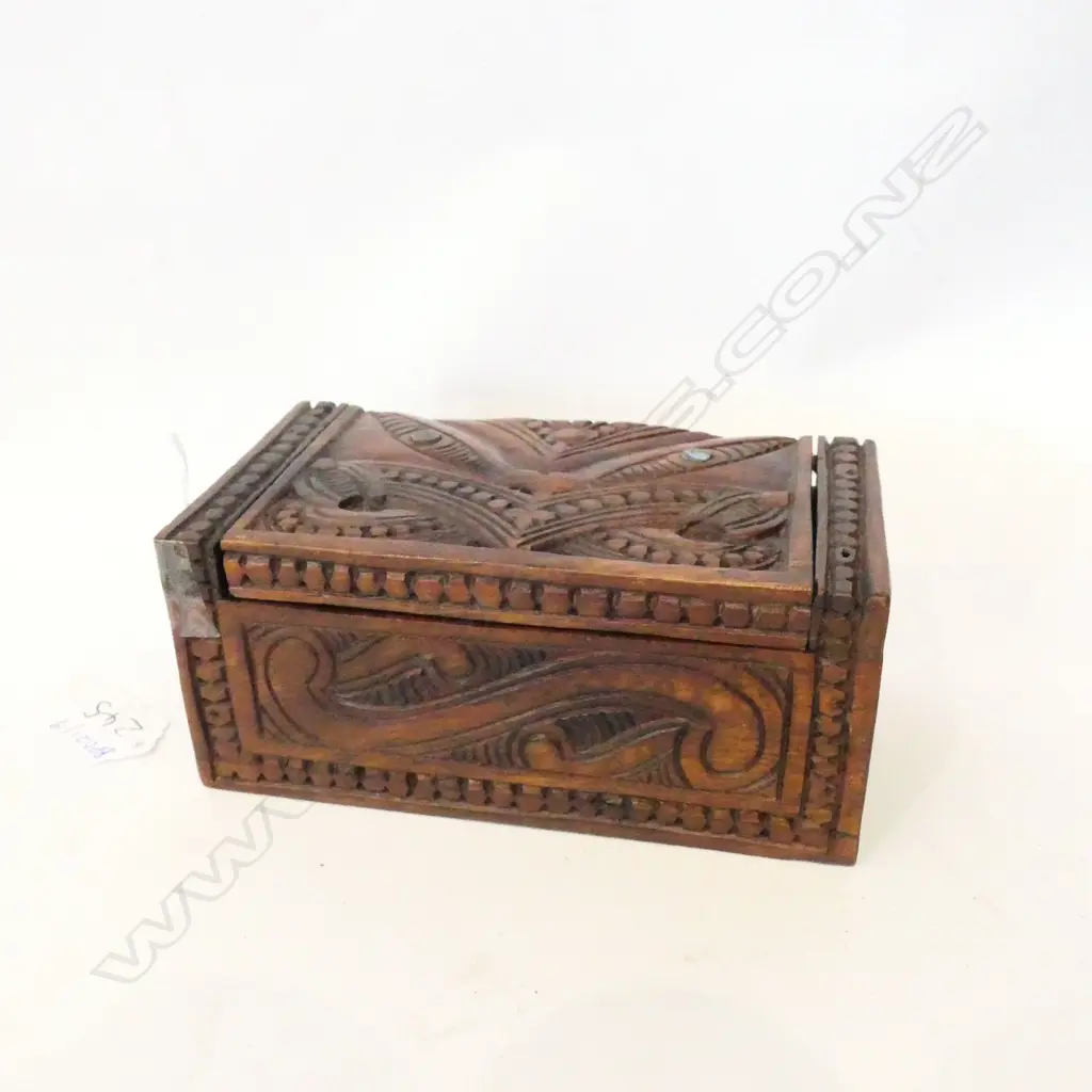SMALL CARVED WOODEN MAORI BOX 155MM L Image 1++