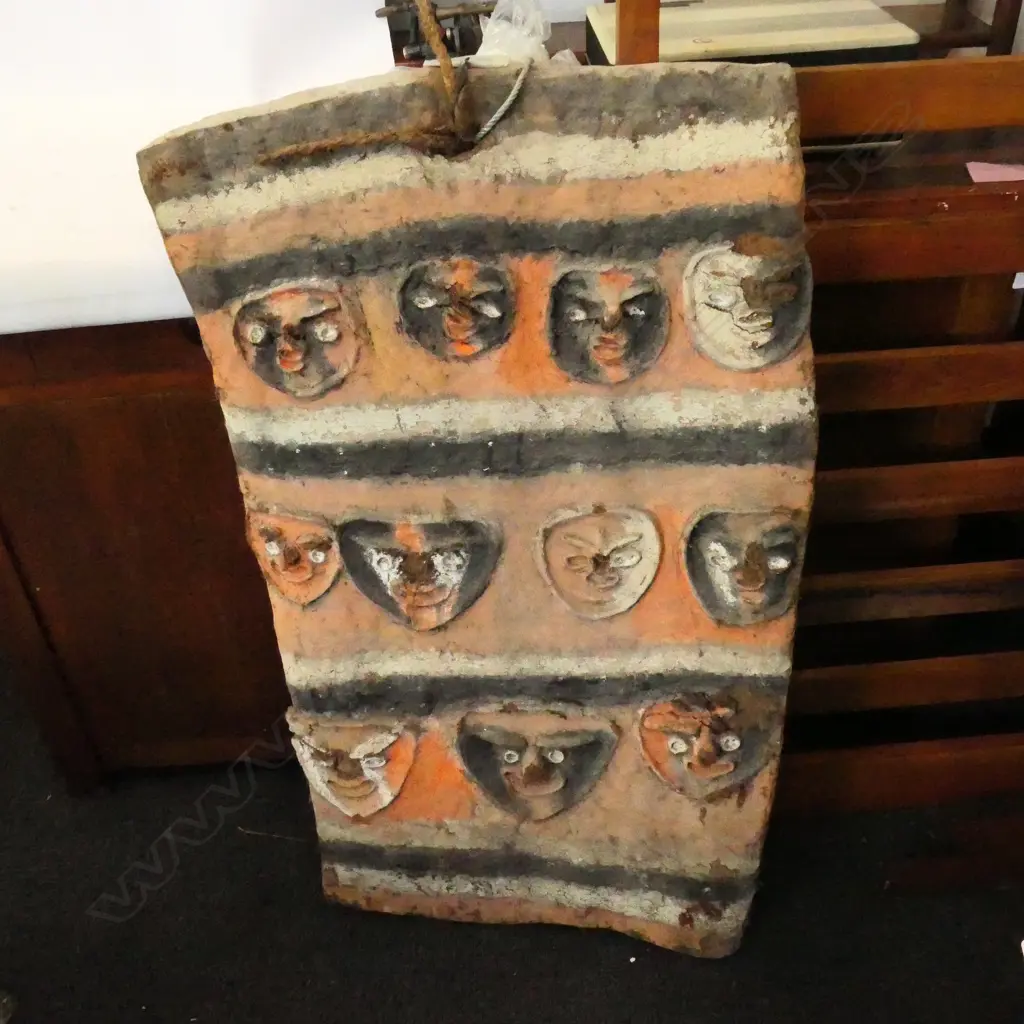 CARVED TRIBAL BOARD 1M L Image 1++