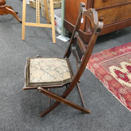 FOLDING CHAIR AND FRAME