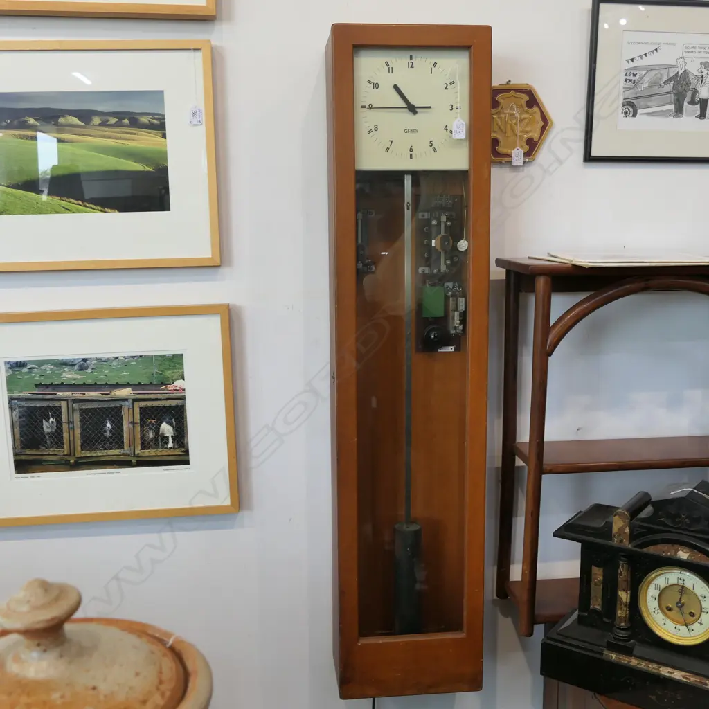NZR MASTER CLOCK w NZR TILE (APPARENTLY WORKING ORDER) ORIGINALLY FROM AUCKLAND CENTRAL STATION Image 1++