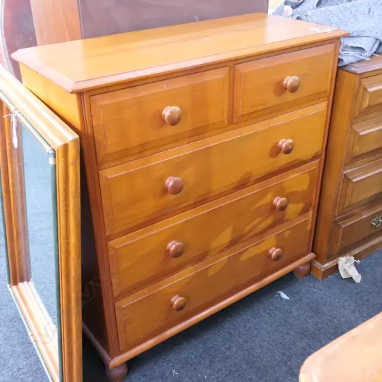KAURI CHEST OF DRAWERS