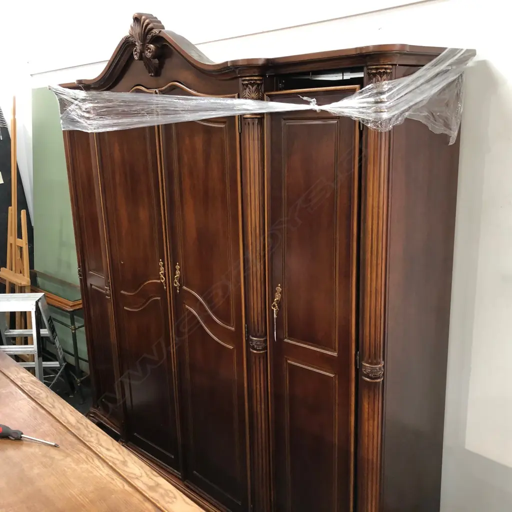 LARGE MODERN SECTION WARDROBE 2200MM W Image 1++