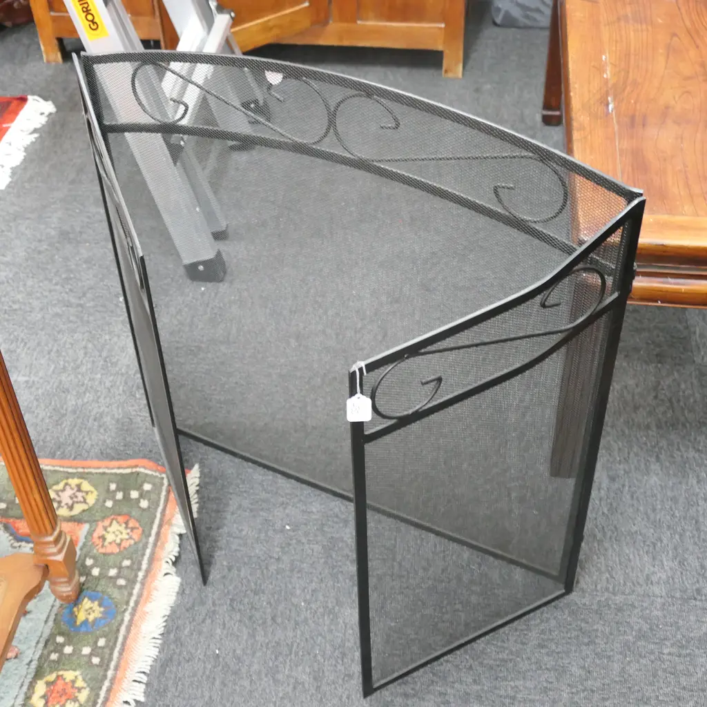 FIRESCREEN 740MM W FOLDED UP Image 1++