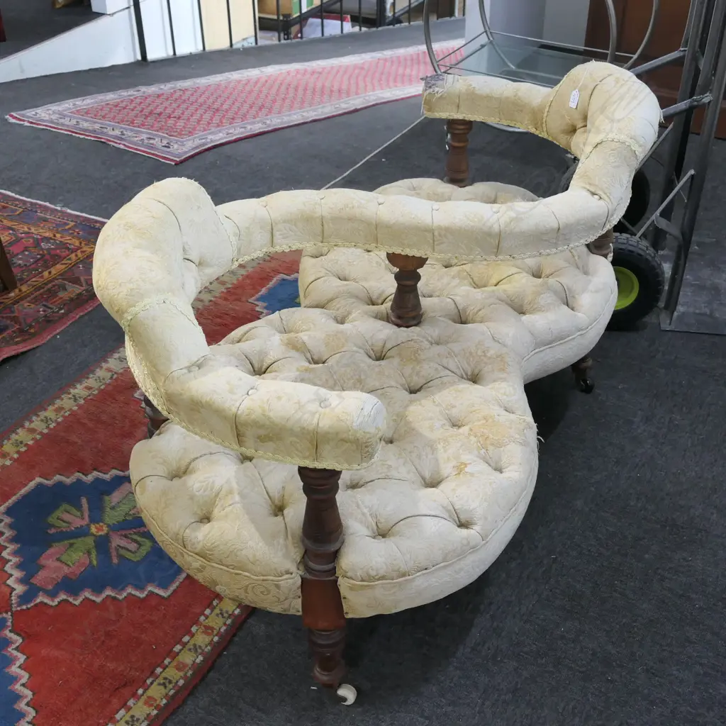 VICTORIAN CONVERSATION COUCH AF 1320MM L Image 1++