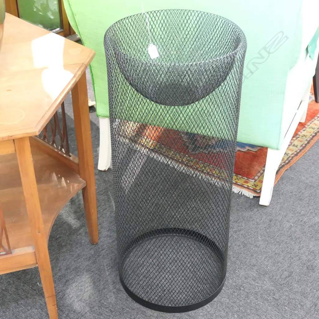 BLACK MESH STAND 800MM H Image 1++