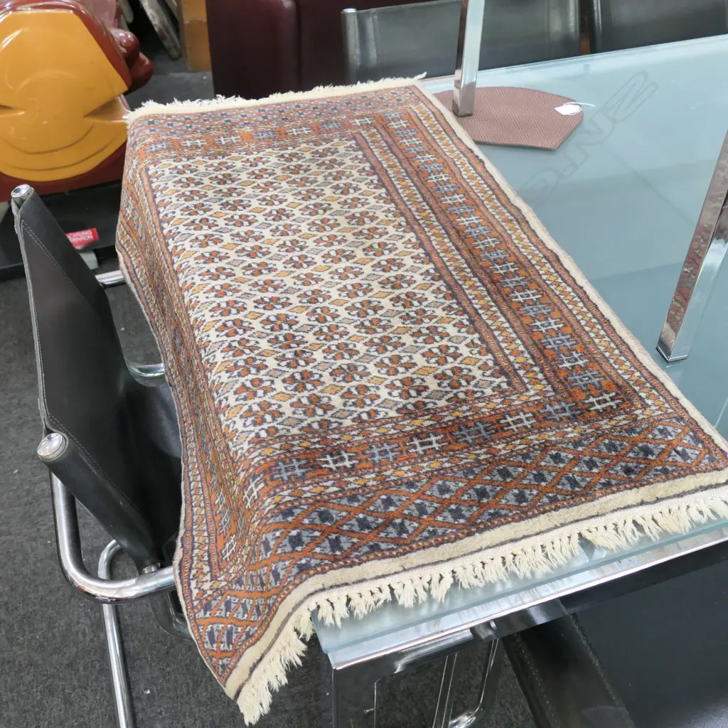 SMALL HAND KNOTTED RUG L 940 MM Image 1++