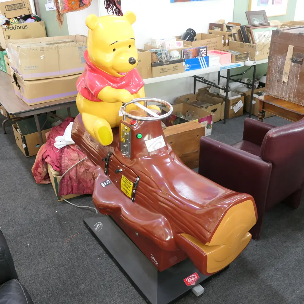 WINNIE THE POOH CHILDREN COIN MACHINE RIDE  Image 1++