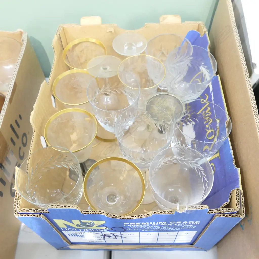 CUT CRYSTAL AND ETCHED CRYSTAL WINE GLASSES Image 1++