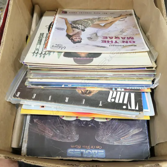 BOX LOT EPS INCL. FRANK SINATRA, ABBA, ETC