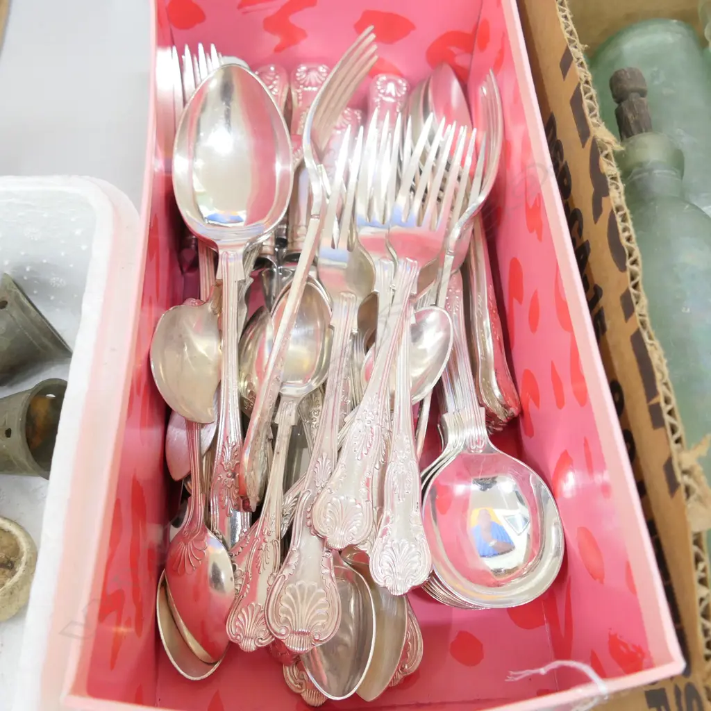 LOT EP CUTLERY  Image 1++
