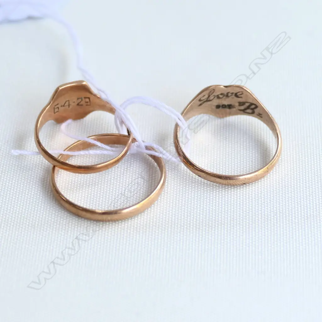 THREE 9CT GOLD RINGS 5.81GMS Image 1++