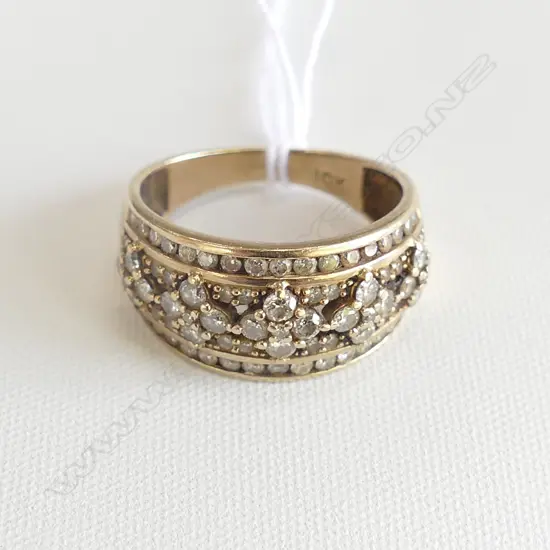 10K GOLD AND DIAMOND RING 