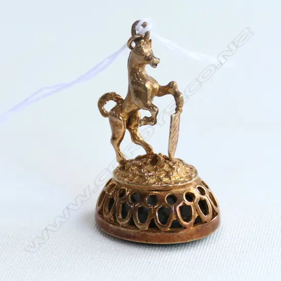 A 9ct gold fob seal