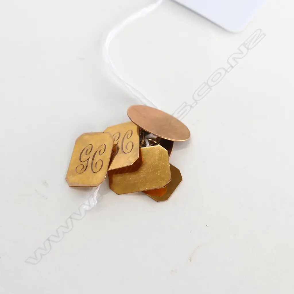 THREE 9CT GOLD CUFFLINKS 5.12gm Image 1++