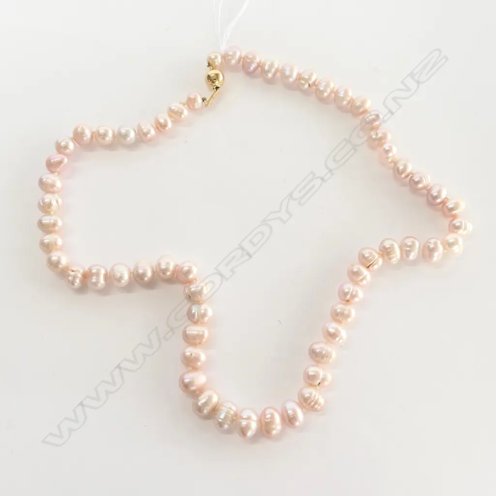 PINK CULTURED PEARL NECKLACE 14CT GOLD CLASP Image 1++