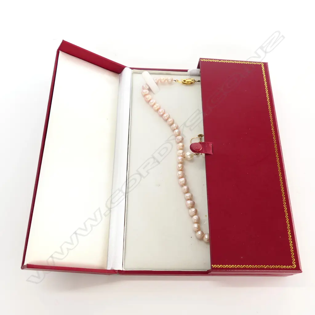 PINK CULTURED PEARL NECKLACE & 9CT GOLD PEARL EARRINGS Image 1++